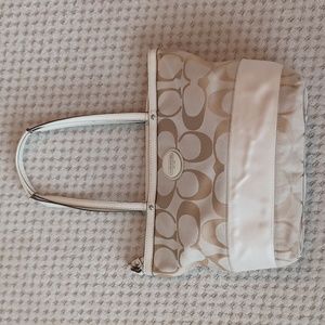 ⭐️2 for $25⭐️ Coach Signature C Stripe Shoulder Tote Bag F17433